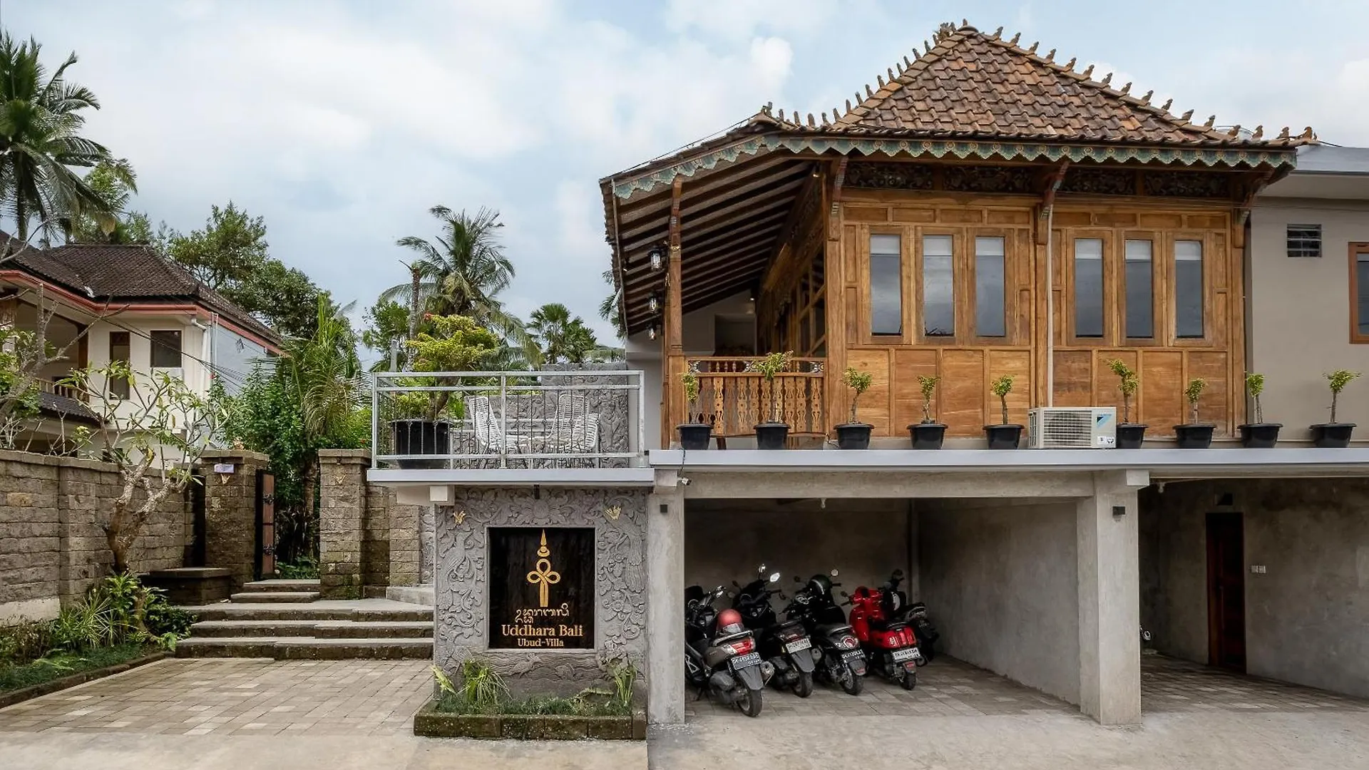 Uddhara Ubud Villa Indonesia